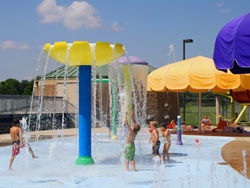 coralville aquatic center people playing in the shallow pool